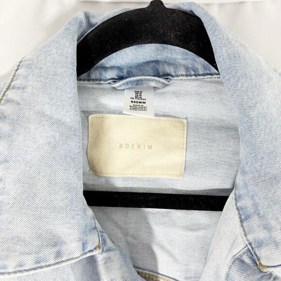 H&M &Denim Light Wash Jean Jacket Women’s Size M Button Front Casual Layering - Picture 3 of 5
